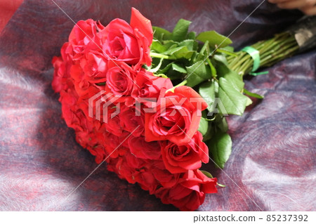 Red rose rose bouquet red bouquet of flowers Red rose rose bouquet red bouquet of flowers 85237392