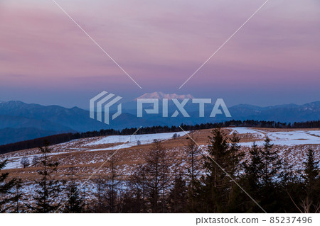 從冬天的霧峰高原到禦嶽山地塊 85237496
