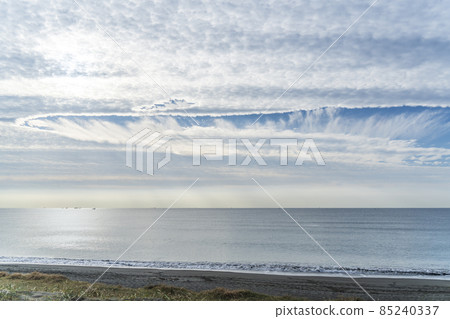 Fallstreak hole that appeared on the Pacific Ocean [Kanagawa Prefecture] 85240337