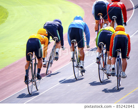 Cycling up 85242841