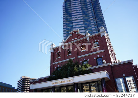 東京、澀谷、惠比壽花園廣場，聖誕節前展示百家樂吊燈 85244737