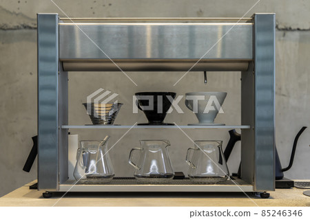 Automatic accumulating drip coffee machine. 85246346