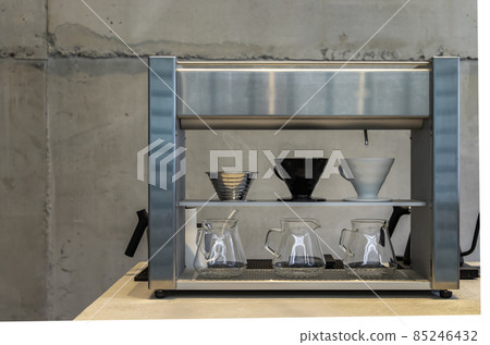 Automatic accumulating drip coffee machine. 85246432