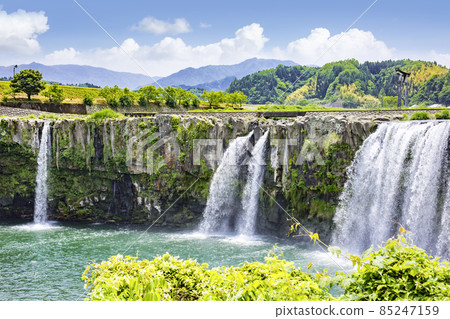 Waterfall of Hatassiri Waterfall of Hatassiri 85247159