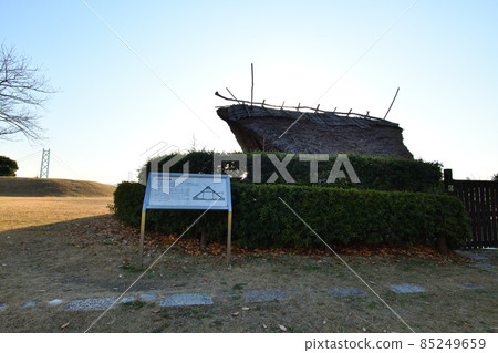 Winter Otoshiyama Archaeological Park Restored the remains of a pit-house in the Jomon period 85249659