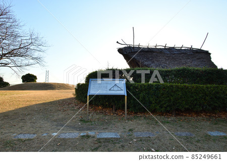 Winter Otoshiyama Archaeological Park Restored the remains of a pit-house in the Jomon period 85249661