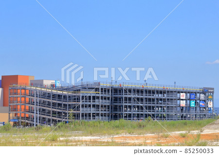 Multi-storey car park in a complex shopping mall (Lalaport Aichi Togo, Togo Town, Aichi Prefecture) Multi-storey car park in a complex shopping mall (Lalaport Aichi Togo, Togo Town, Aichi Prefecture) 85250033