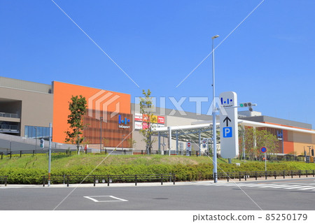 Intersection around the shopping mall (Lalaport Aichi Togo, Togo Town, Aichi Prefecture) Intersection around the shopping mall (Lalaport Aichi Togo, Togo Town, Aichi Prefecture) 85250179