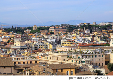 Rome cityscape 85250219