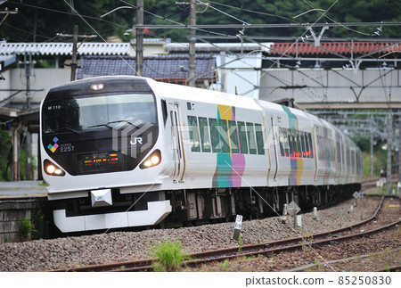 中央本線上野原JR東E257系列0系列M-111編隊（松本）梓海治 85250830