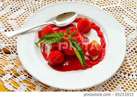 Desert panna cotta 85251015