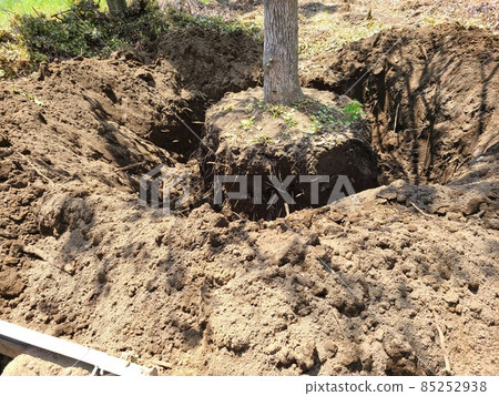 Nemawashi work of heavy labor Recently mechanized in some work Nemawashi work of heavy labor Recently mechanized in some work 85252938