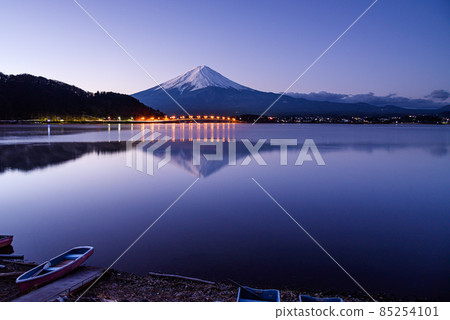 Lakeside of the river mouth at dawn, upside down Mt. Fuji and a fantastic sky Lakeside of the river mouth at dawn, upside down Mt. Fuji and a fantastic sky 85254101