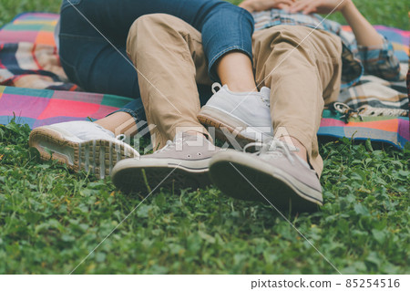 heterosexual couple, date, foot 85254516