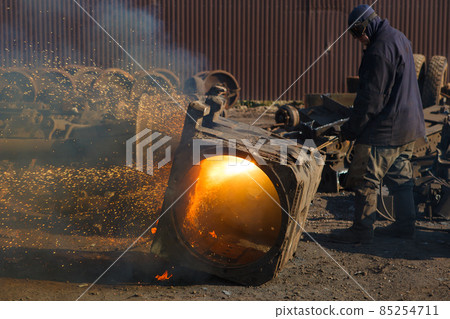 scrap metal gas welding for refining scrap metal gas welding for refining 85254711