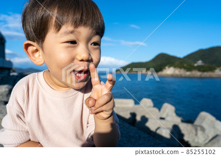 Unpleasant children, boys Unpleasant children, boys 85255102