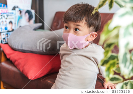 不愉快的孩子，男孩 85255136