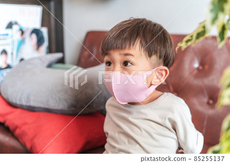 不愉快的孩子，男孩 85255137