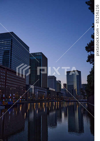 從外堀到丸之內的黎明初冬 85256216