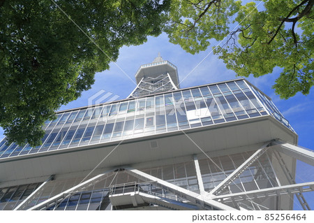 Looking up at the TV tower (MIRAI TOWER (formerly Nagoya TV Tower) Sakae, Nagoya City, Aichi Prefecture) 85256464