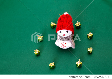 微型雪人,禮物桌照片 微型雪人,禮物桌照片 85256925