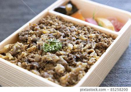 Delicious beef lunch box 85258200