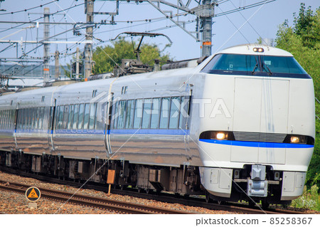 運行於JR京都線的683系列特快雷鳥 85258367