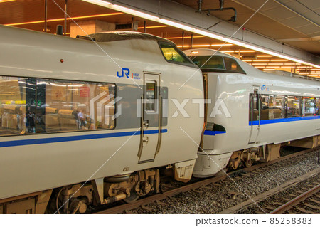 683 series limited express Thunderbird stopped at Osaka Station 85258383