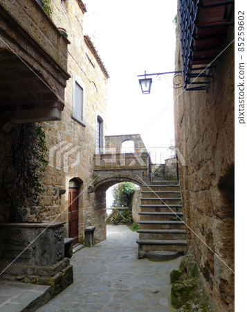 Alley of Civita di Bagnoregio, Italy Alley of Civita di Bagnoregio, Italy 85259602