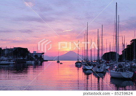 遊艇港晚上日落 遊艇港晚上日落 85259624