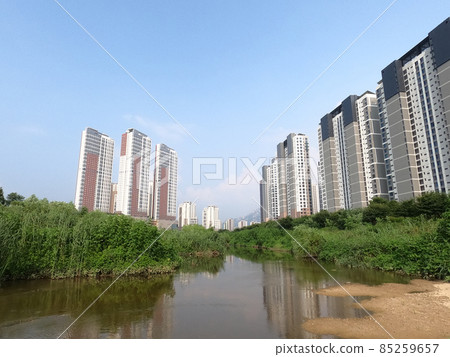 Changneungcheon Stream, Samsong, 高陽市, 京畿道, 韓國 Changneungcheon Stream, Samsong, 高陽市, 京畿道, 韓國 85259657