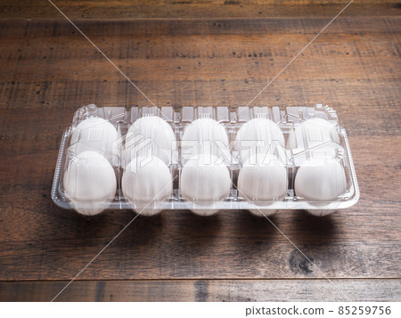 White eggs in a plastic pack White eggs in a plastic pack 85259756