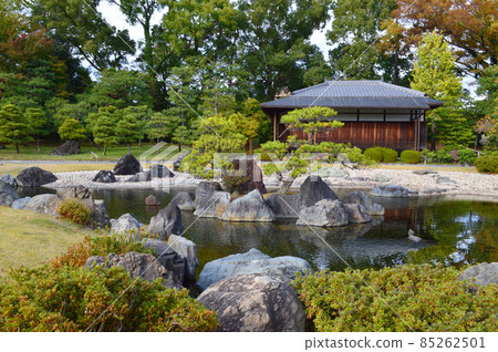 A beautiful world heritage site, Nijo Castle's clear stream garden, visited in the afternoon of November A beautiful world heritage site, Nijo Castle's clear stream garden, visited in the afternoon of November 85262501