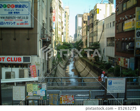 The old Shibuya River before the Shibuya Stream was created. View the current direction of Shibuya Stream from the station side. Scenery that can not be seen now The old Shibuya River before the Shibuya Stream was created. View the current direction of Shibuya Stream from the station side. Scenery that can not be seen now 85263275