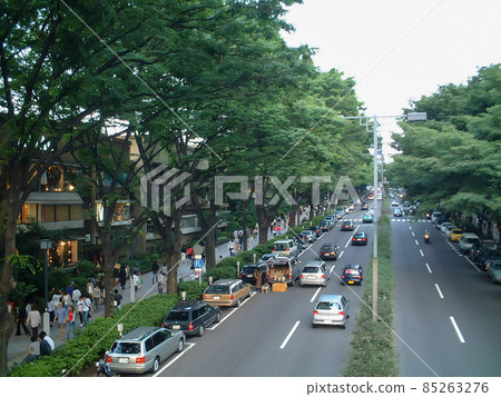 表參道之丘建成之前的表參道景觀。同潤會青山公寓的景觀。再也看不到的景色。 85263276