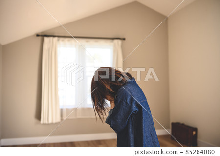 哭泣 哭 悲傷 85264080