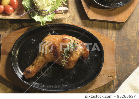 桌上的烤雞 桌上的烤雞 85266657
