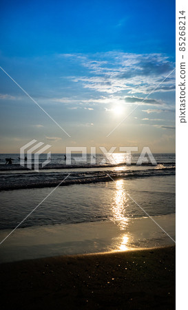 Shonan sea blue sky, sunset and surfers 85268214