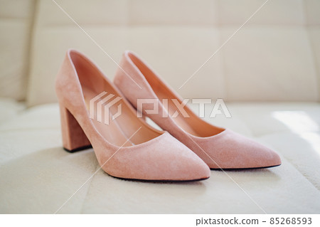 pink suede women's shoes with heels. shoes for the bride. pink suede women's shoes with heels. shoes for the bride. 85268593