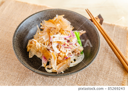 Onion tuna salad Onion tuna salad 85269243