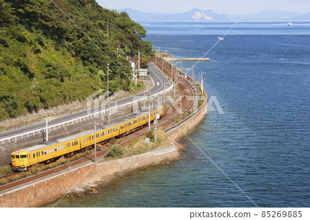 從索橋看山陽本線115系列（山口地區：岩國⇔下關） 85269885