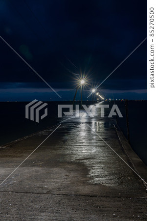 Nagabeta Seabed Road at night 85270500