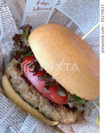Shooting a hamburger 85270633