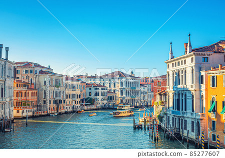 Venice cityscape with Grand Canal waterway 85277607