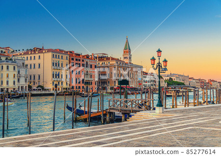 Venice cityscape with Grand Canal waterway 85277614