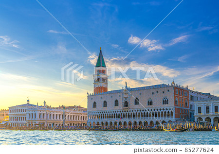 Venice cityscape with San Marco basin of Venetian lagoon water Venice cityscape with San Marco basin of Venetian lagoon water 85277624