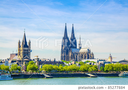 Cologne cityscape of historical city centre with Cologne Cathedral 85277884