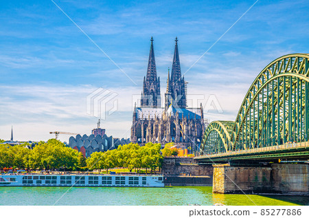 Cologne cityscape of historical city centre with Cologne Cathedral 85277886