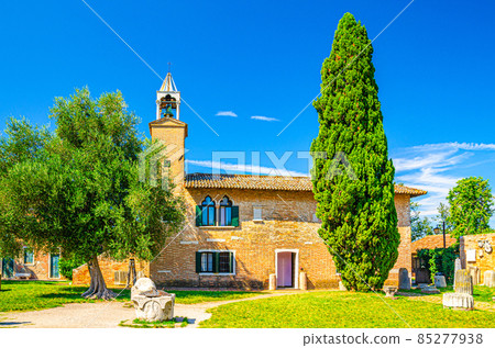 Provincial Museum of Torcello Museo Provinciale di Torcello building and Attila Throne 85277938