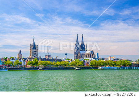 Cologne cityscape of historical city centre with Cologne Cathedral 85278208